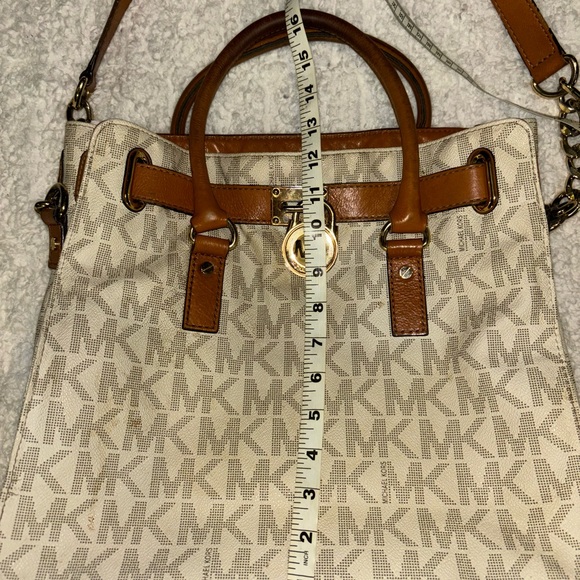 Large Michael Kors logo purse - Picture 4 of 7